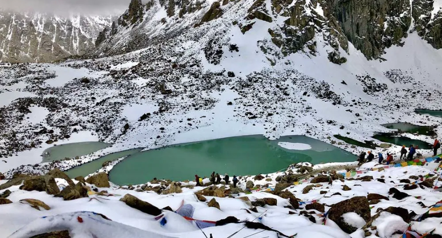 Gaurikund - the base camp for Kedarnath trekking
