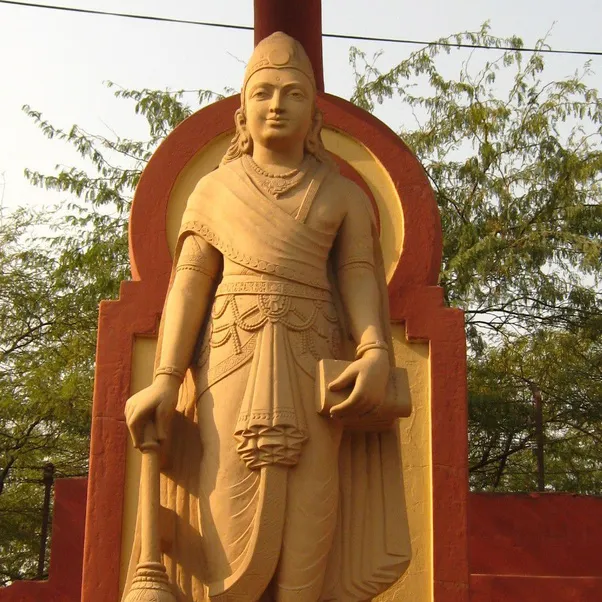 Grand truck road India - A statue of Emperor Chandragupta