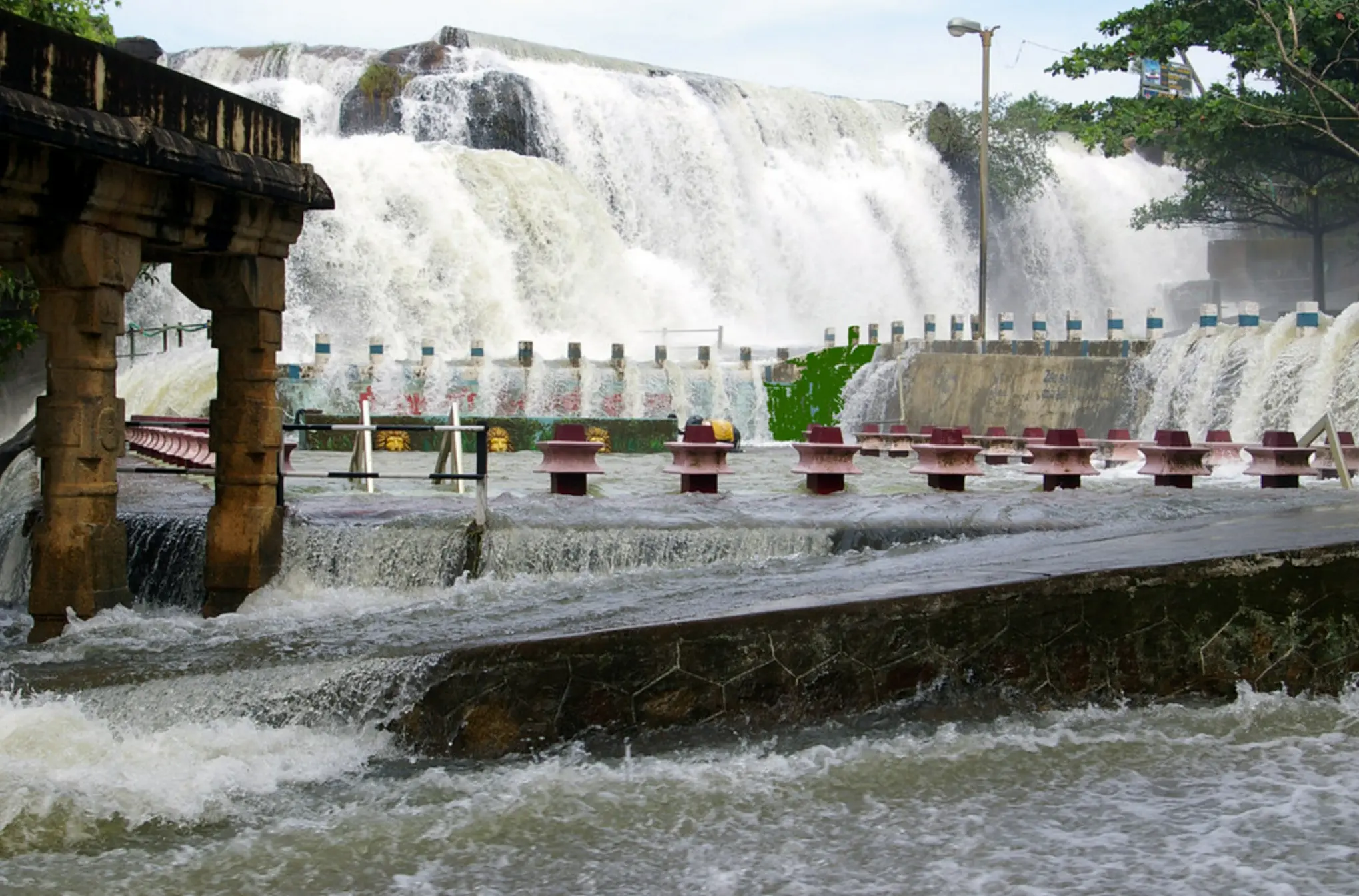 Thirparappu Waterfalls